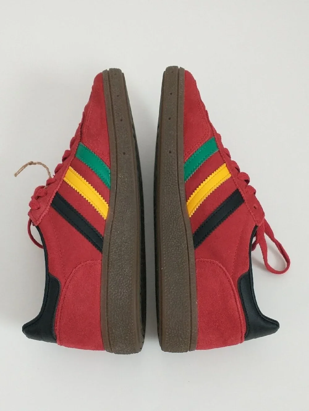 Adidas Spezial Men’s Red Suede Sneakers with Black Stripes. SIZE 6½